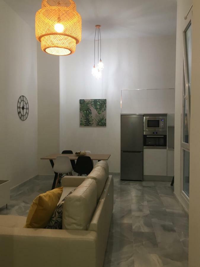 Apartamento Nuevo En Casa Tipo Palacio Cadiz Exterior photo